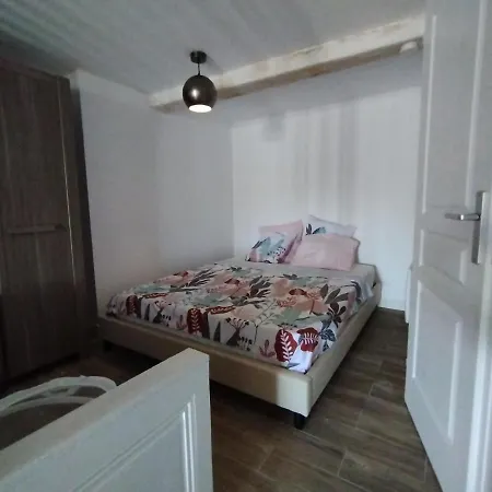 Apartament Trevoux: Loft Ravissant Avec Terrasse